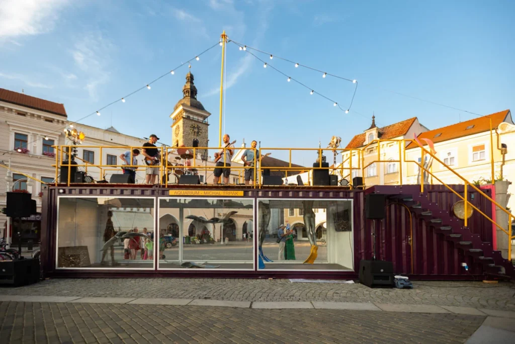 Michal Trpák | Aquarium – Mobilní galerie | Umění ve městě 2023
